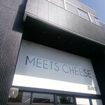 MEETS CHEESE  - 