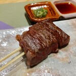 九つ井 本店 - 囲炉裏の炭火で焼いた和牛串