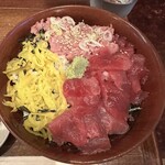 ととや。 - マグロ とろたく丼