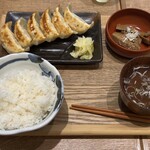 Nikujiru Gyouzano Dandadan - 肉汁焼餃子定食