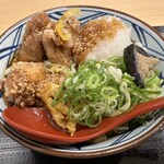 丸亀製麺 - 【2023.8.21(月)】鬼おろし鶏からぶっかけうどん（並盛）790円→760円