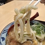 丸亀製麺 - 【2023.8.21(月)】鬼おろし鶏からぶっかけうどん（並盛）790円→760円の麺