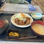 Restaurant Taimu - 炸雞定食950日圓，+230日圓可將味噌湯換成貝湯