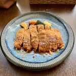 バルバルキッチンアメリ - ランチ：国産豚ロースの厚切りポークカツ(¥1,380) メイン