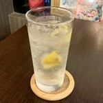 バルバルキッチンアメリ - 自家製シロップのレモンサワー(単品なら¥500)