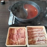 しゃぶ葉 - 料理写真:豚3皿　1319円→クーポン利用で1213円