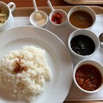 RIZ CAFE - 