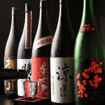 shunsemmikiraku - 酒屋厳選の日本酒が15種以上並びます。