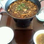 中国料理 シルクロード - ランチの麻婆豆腐（辛さ通常）（サラダ・搾菜付）　980円