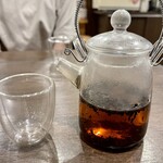 四川 郷土菜 シャンバァロウ - プーアール茶 550円