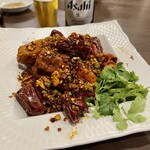 四川 郷土菜 シャンバァロウ - スペアリブ肉のスパイス炒 1400円