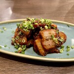 四川 郷土菜 シャンバァロウ - 重慶式バラ肉クミンチャーシュー 800円