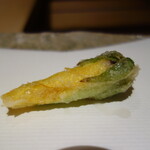 ぬま田 - ④　花おくら　細いほうから食べる