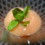 ぬま田 - ◎先付け　北海道の北の極（トマト）のすり流し　葛そうめん