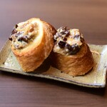 Topped with fig raisin butter baguette