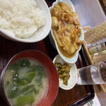 明朗飯店 - 