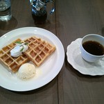 フェンネル - プレーンワッフル(アイストッピング付き)