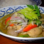 カフェくるくま - 辛さは激辛が標準のグリーンカレーこれを中辛にしましたが、都内のグリーンカレーよりかなり辛いです。