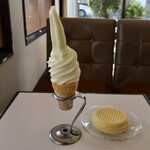 モア松屋 - ソフトクリームとアイスもなか