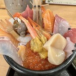 海鮮処 魚屋の台所 - おまかせ海鮮丼（上）税込 3,300円