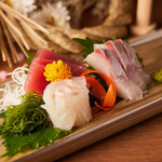 Assortment of 3 pieces of sashimi