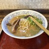 麺富 天洋 - 料理写真:ラーメン850円、斜め上から()