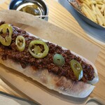 PLUS MINUS - 再訪時にオーダーしたチリドッグ、うまし！