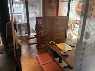 Uma nari - 堀こたつ席で　ゆったりと　ご飲食できます。　　　　　　　　　