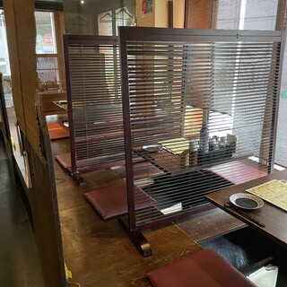 落ち着いた雰囲気の中で、ゆっくりお食事を。小宴会にもぴったり