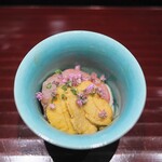 廣澤 - 料理写真:ピータン豆腐に紫ウニ、イチジク、甘えび。粘りある食感のコラボのよう。おいしい！