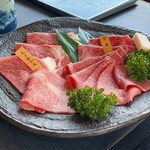 Yonezawa Gyuu Ooki Kongoukaku Sukiyaki Shabushabu Bishamon - 