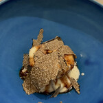 Maison DIA Mizuguchi - 食べられるスモークシャボン玉・名古屋コーチン卵のポーチドエッグ
      北海道産インカの目覚め・サマートリュフ