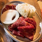 レトロ焼肉たろう食堂 - 