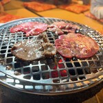レトロ焼肉たろう食堂 - 