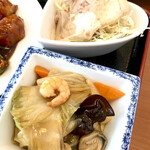 Chuukaryouri Fuku - 八宝菜も蒸し鶏サラダも美味しいです♪♪