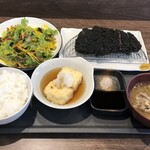 和洋ビストロ 勝 - 黒いロースとんかつ定食（税込1600円）