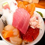 Gannen - 6色丼(2,280円)(生本マグロ、ズワイ、サーモン、ホタテ、タコ、極上イクラ)