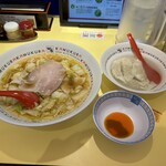 どうとんぼり 神座 - おいしいラーメン690円&水餃子260円