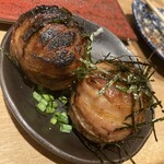 Hakata Yakitori Yasaimaki Motsunabe Katsugiya - 肉巻きおにぎり