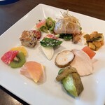 mica male - おまかせ前菜の盛合せ
魚系、肉系、野菜系、フルーツまで盛りだくさんでした！