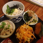 栄町 西口商店 - 厳選カップ酒セットのおまかせおつまみ