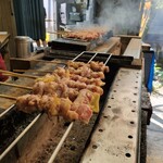 Dango An - 鶏の串を焼いてます。