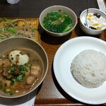 HOANG THOM - ご飯・豚バラ玉子煮込みセット