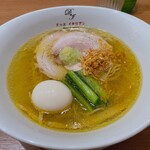 黄金の塩らぁ麺 ドゥエイタリアン - 