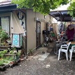 小舟の茶屋くりや - たまにネコさん通過します‍⬛