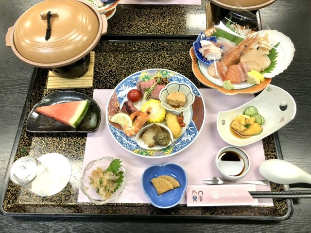 割烹民宿 めぐろ &ndash; 石巻市の旅館で海の幸を堪能