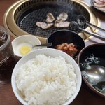 安楽亭 - メシは大盛り。先ずは飯粒から！^ ^