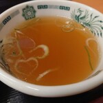 日高屋 - ・ラーメンのスープ