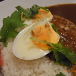 太陽カレー - 手羽元の唐揚げカレー大盛り￥６５０