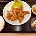 駅前食堂 Seiten - 唐揚げ定食＝880円